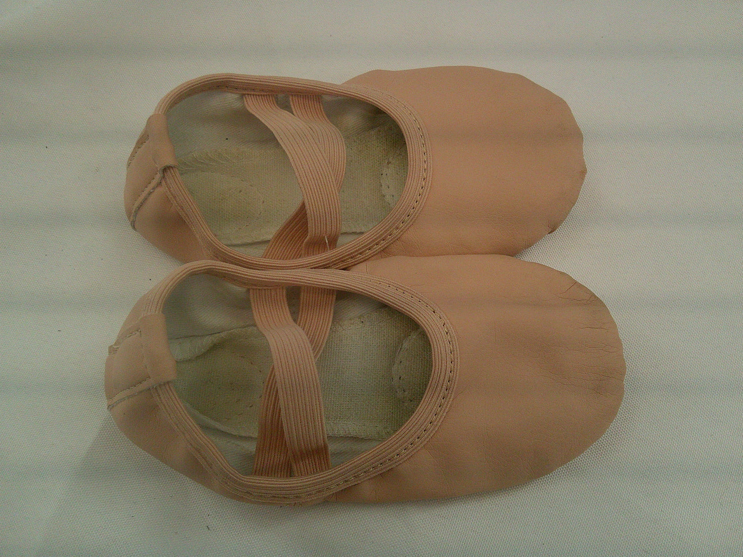 Pre-Owned Ballet Shoes Stelle Toddler 7M No Tie Leather Cross Straps Split Sole