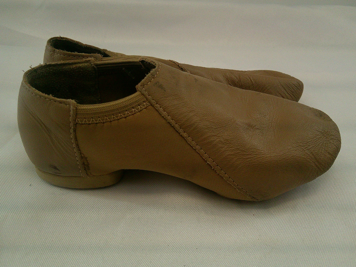 Pre-Owned Jazz Shoes DanzNMotion Child 12.5M  Slip On Leather Split Sole