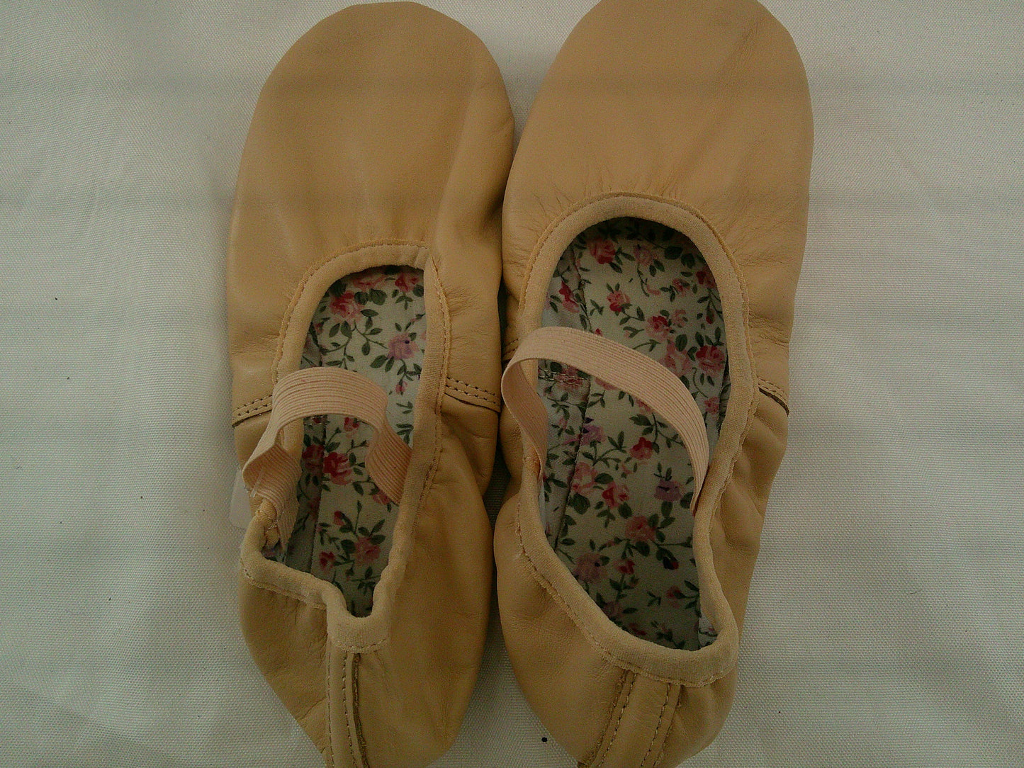 Pre-Owned Ballet Shoes DanzNMotion Child 3M Leather Single Strap Full Sole