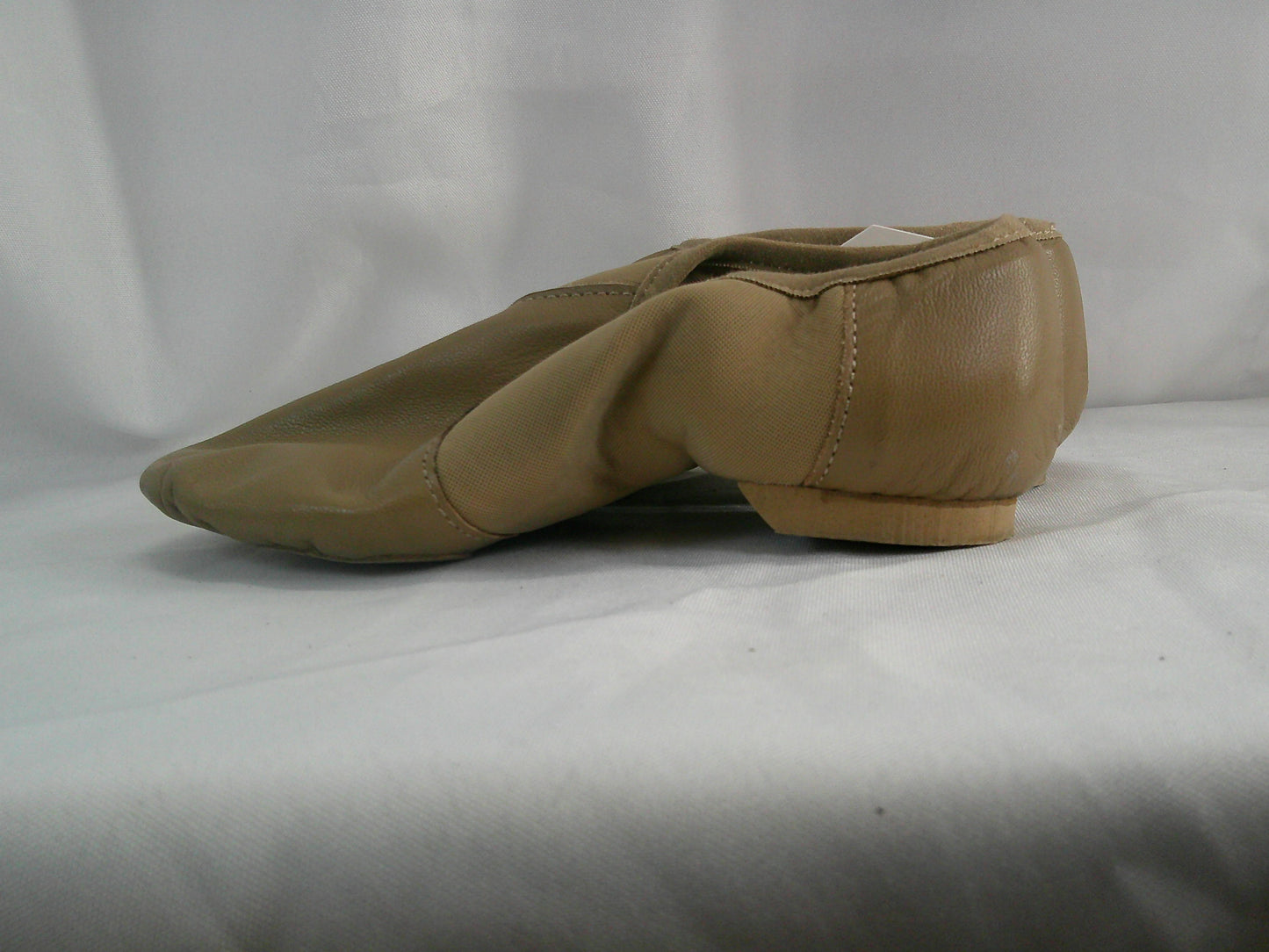 Pre-Owned Jazz Shoes DanzNMotion 9157Youth size 2 Stretch Leather Pull On Split Sole
