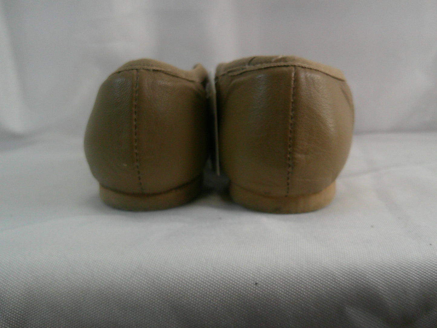 Pre-Owned Jazz Shoes DanzNMotion 9157Youth size 2 Stretch Leather Pull On Split Sole