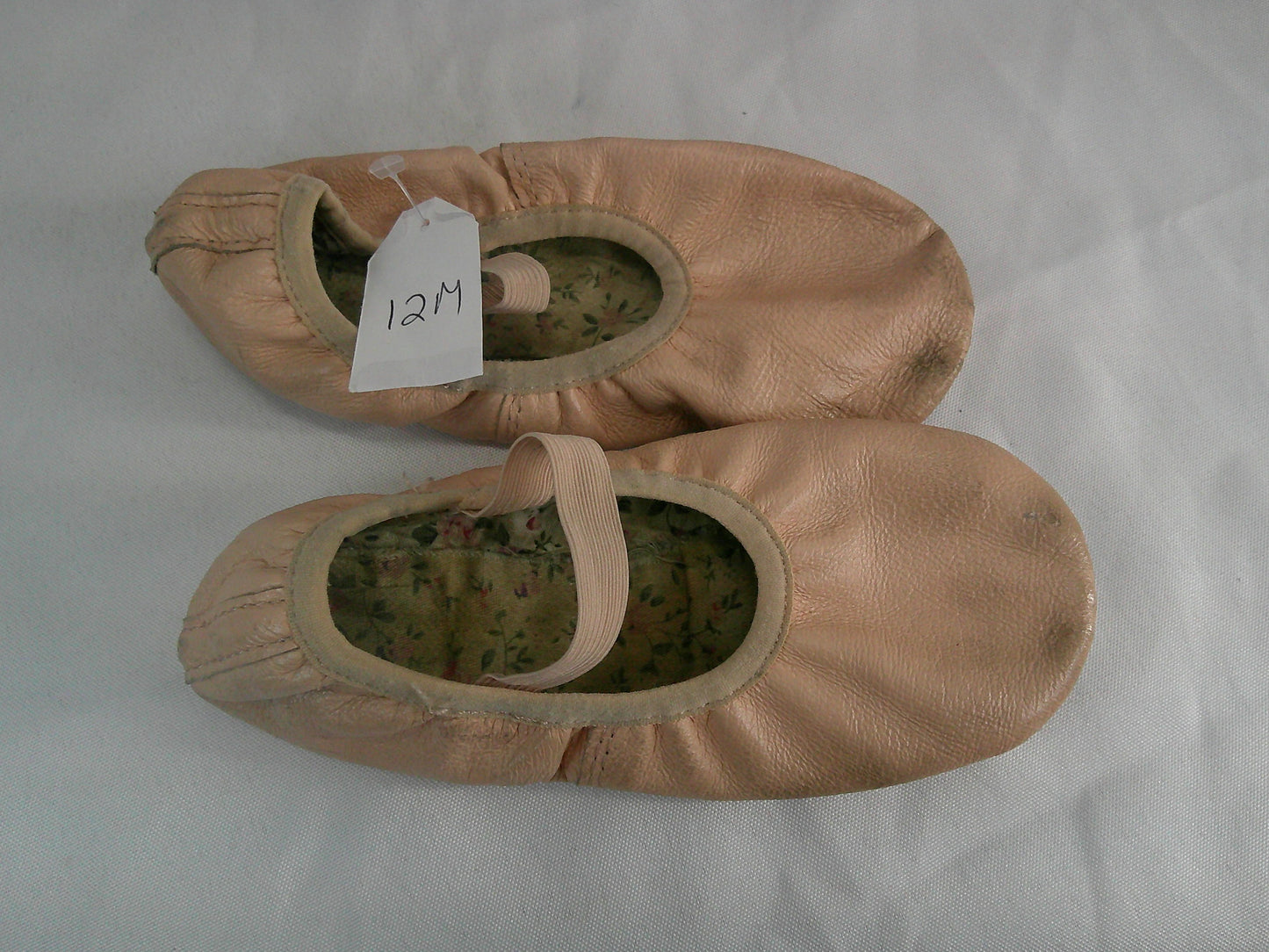 Pre-Owned Ballet Shoes DanzNMotion Child 12M Leather Single Strap Full Sole