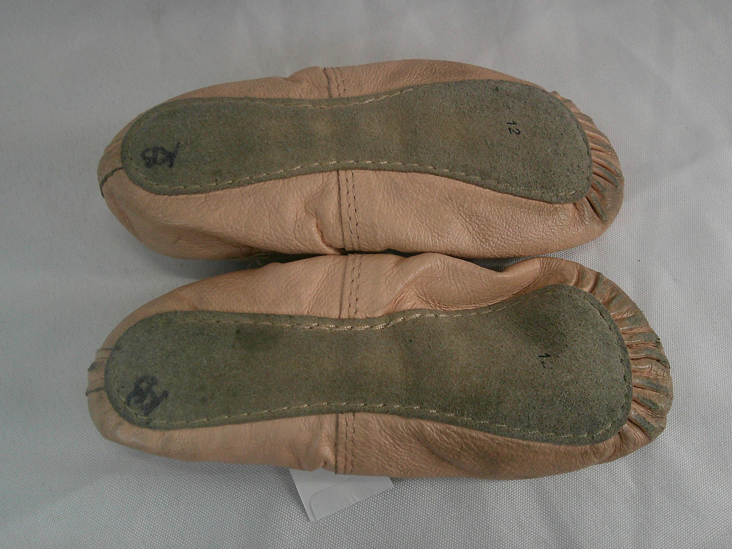 Pre-Owned Ballet Shoes DanzNMotion Child 12M Leather Single Strap Full Sole