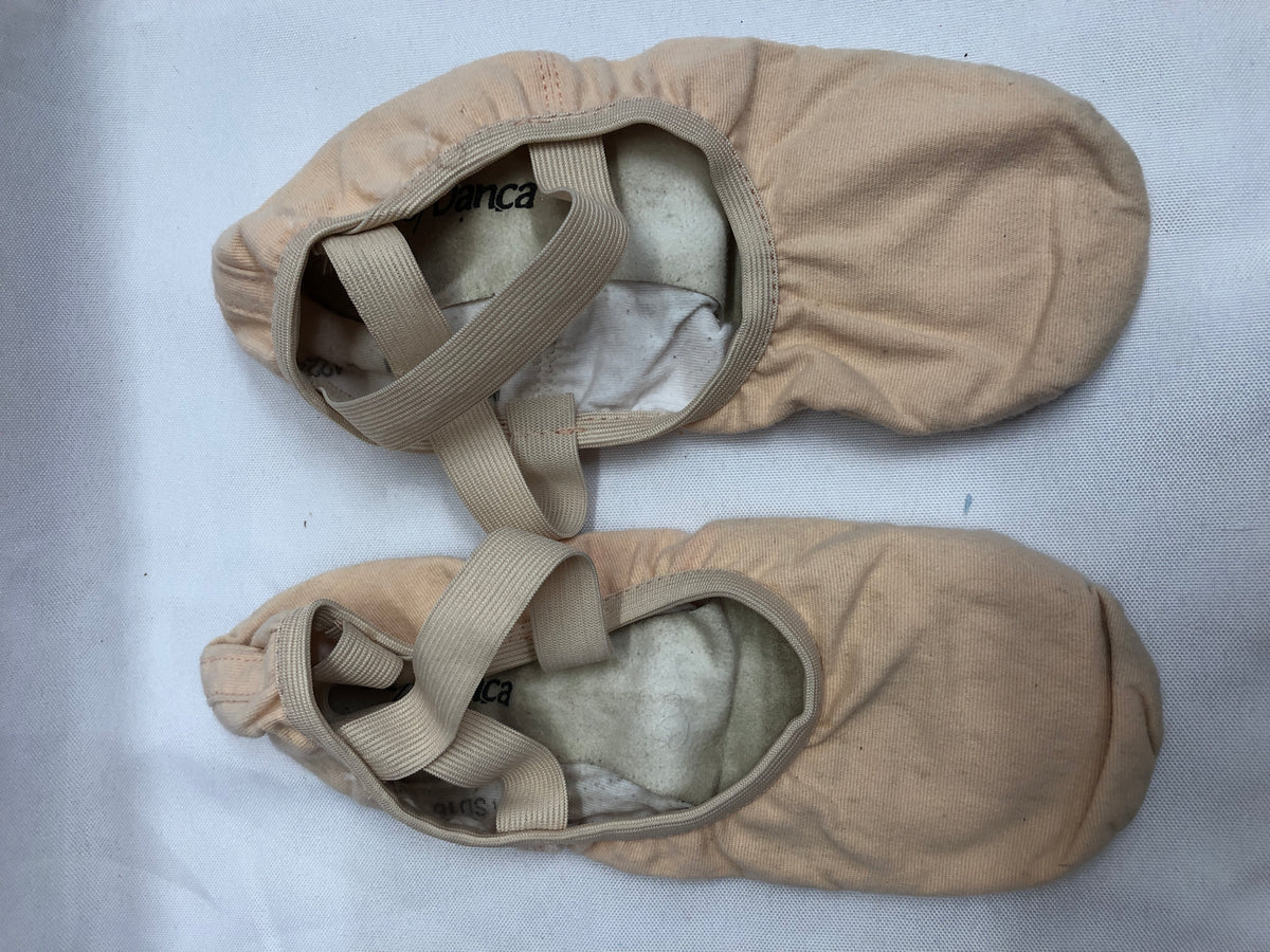 Pre-Owned Ballet Shoes So Danca SD16 7D Adult Canvas Crossing Straps Split Sole