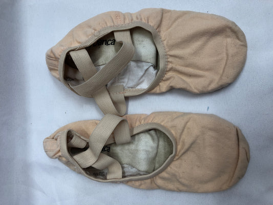 Pre-Owned Ballet Shoes So Danca SD16 7D Adult Canvas Crossing Straps Split Sole