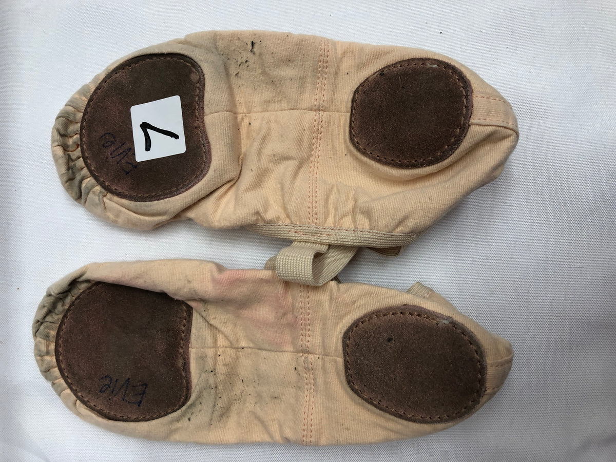 Pre-Owned Ballet Shoes So Danca SD16 7D Adult Canvas Crossing Straps Split Sole