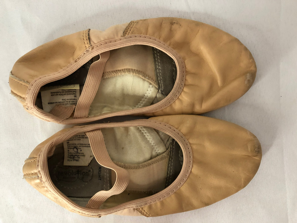Pre-Owned Ballet Shoes Adult 5M Leather Split Sole Stretch Center
