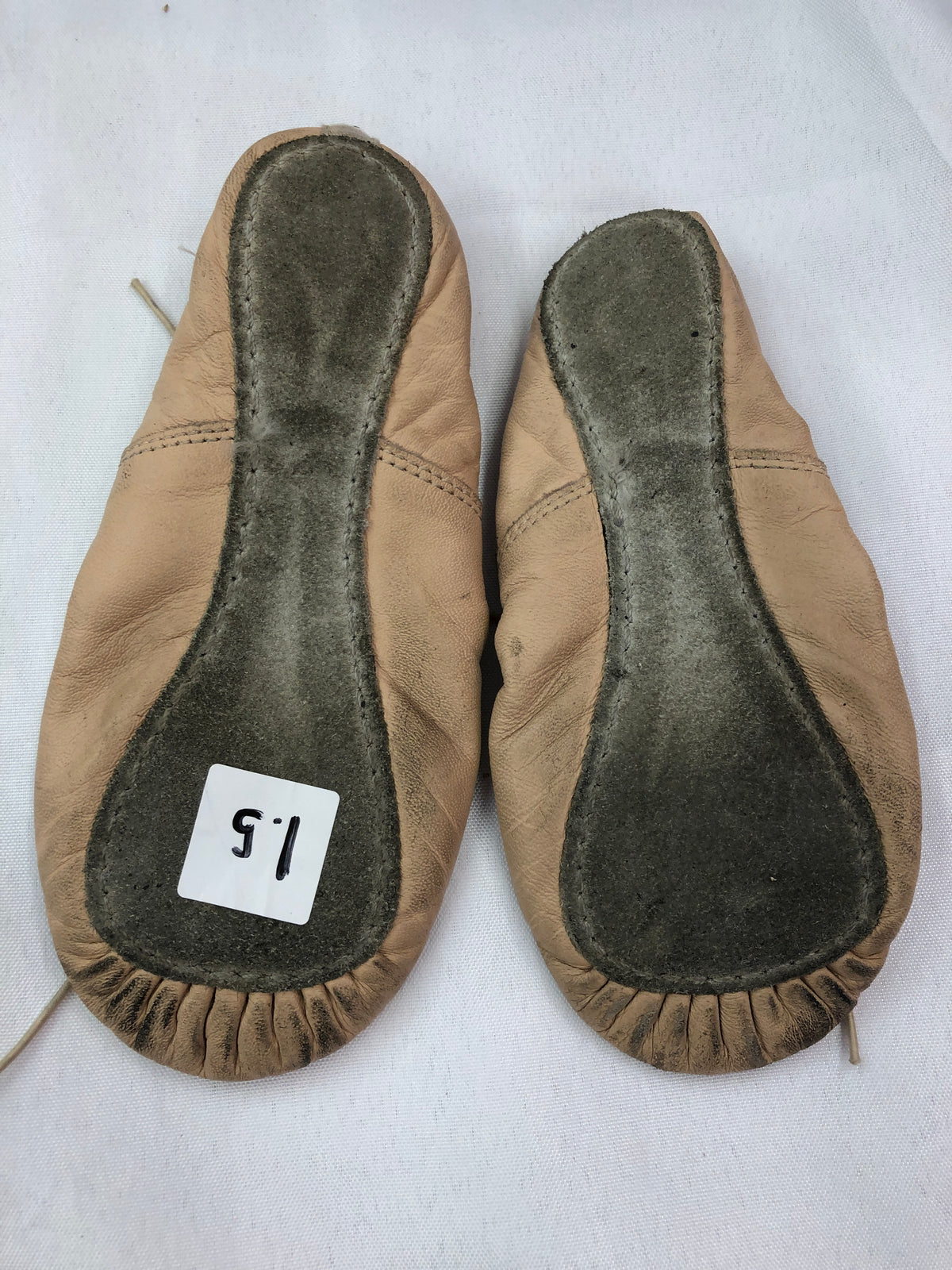 Pre-Owned Ballet Shoes Capezio Child 1.5M Tie Drawstring Leather Single Strap Full Sole
