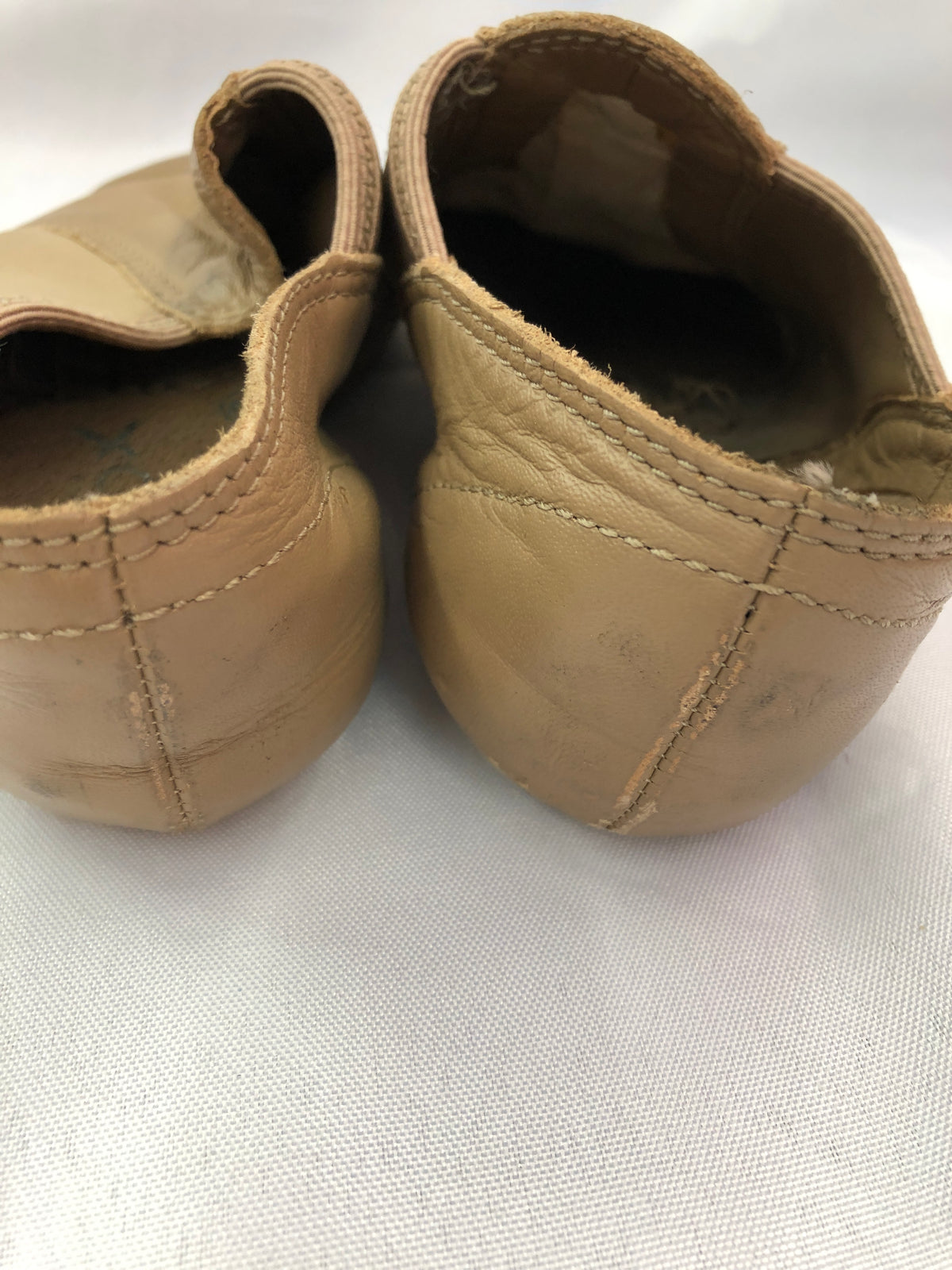 Pre-Owned Jazz Shoes Capezio 6M Adult Side Elastic Leather Slip On Split Sole