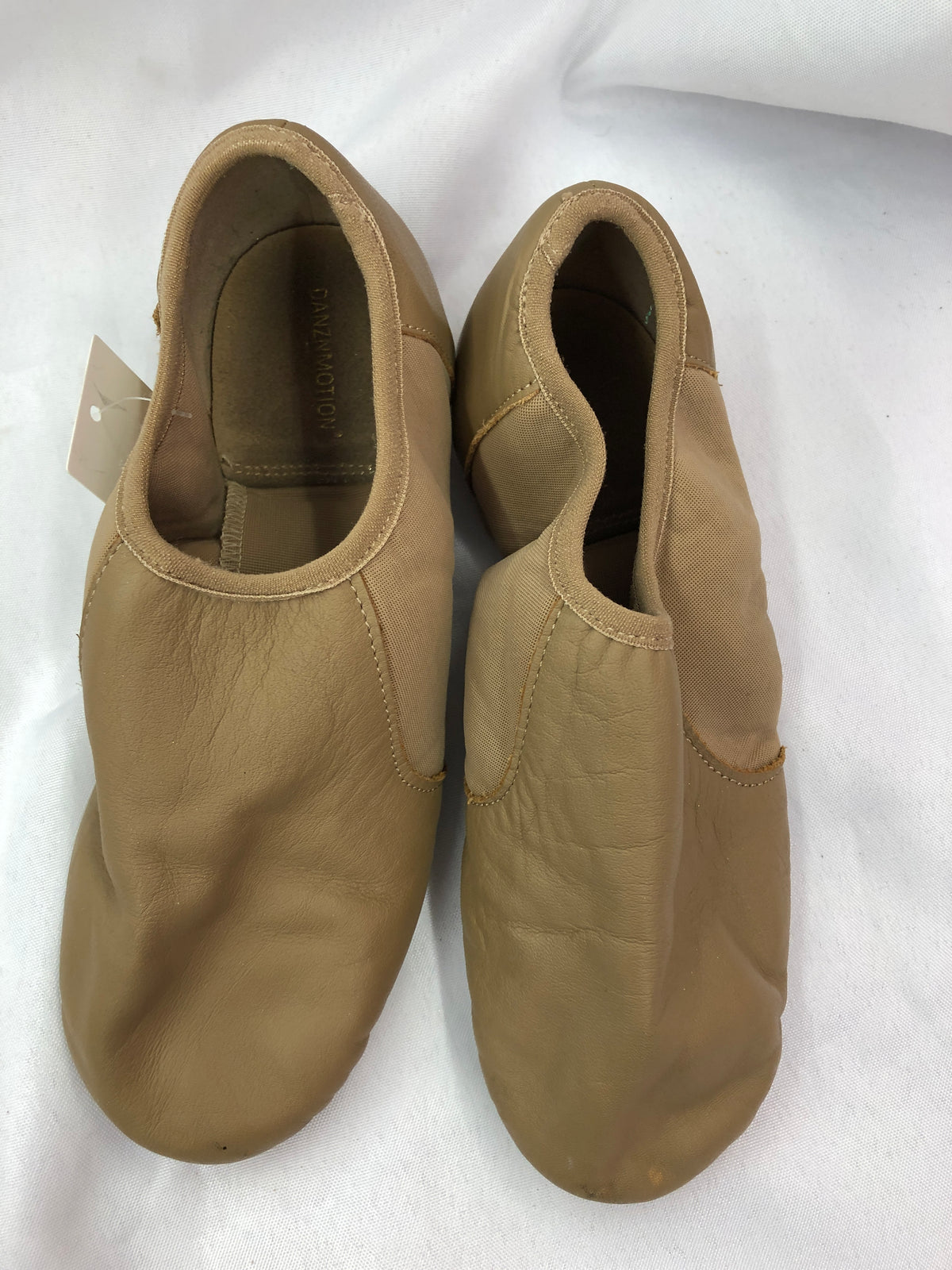 Pre-Owned Jazz Shoes Danz N Motion Tan 9158 Adult 8.5M Slip On Stretch Side