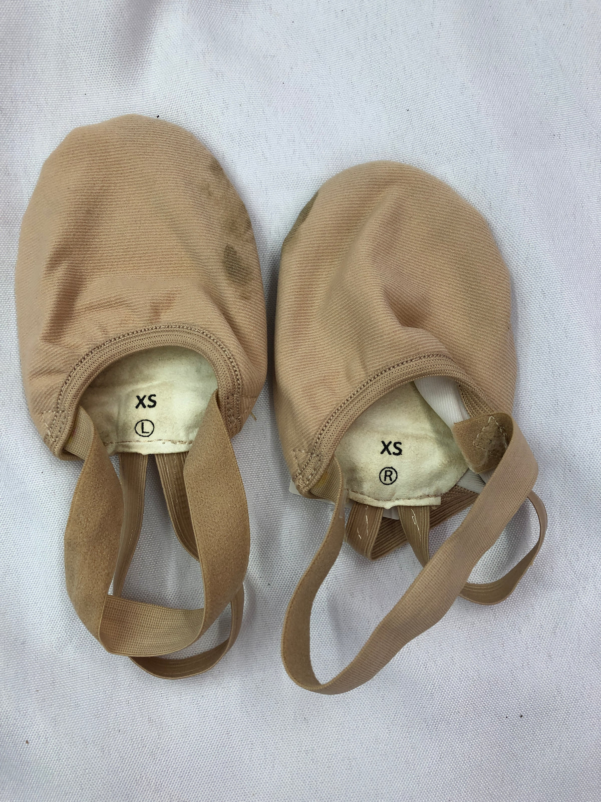 Pre-Owned Contemporary Shoes Adult XS Tan DanzNMotion Turner Stretch Canvas