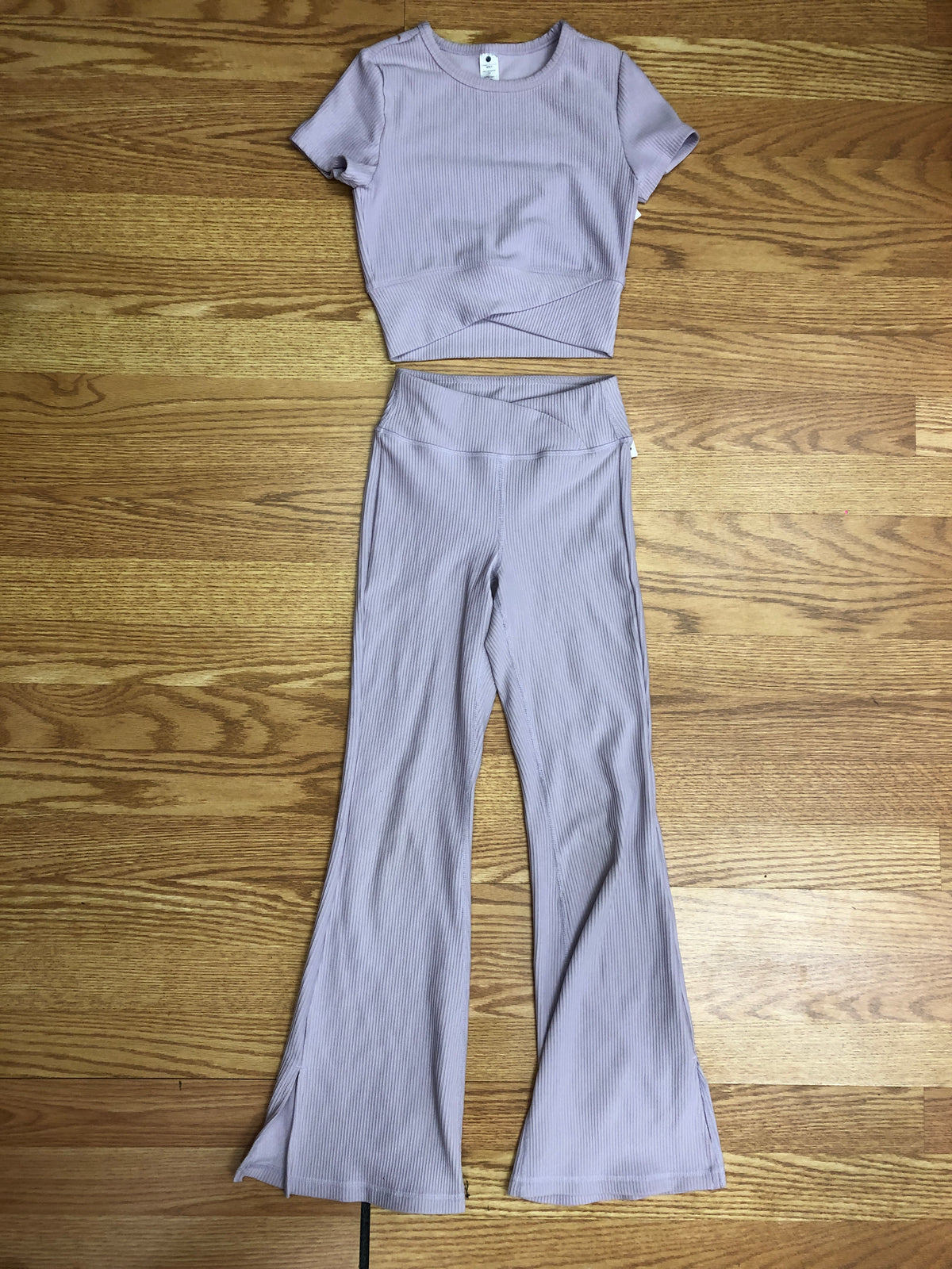 Pre-Owned Set Sports Bra & Leggings Yogalicious Medium Child Lavender Jazz