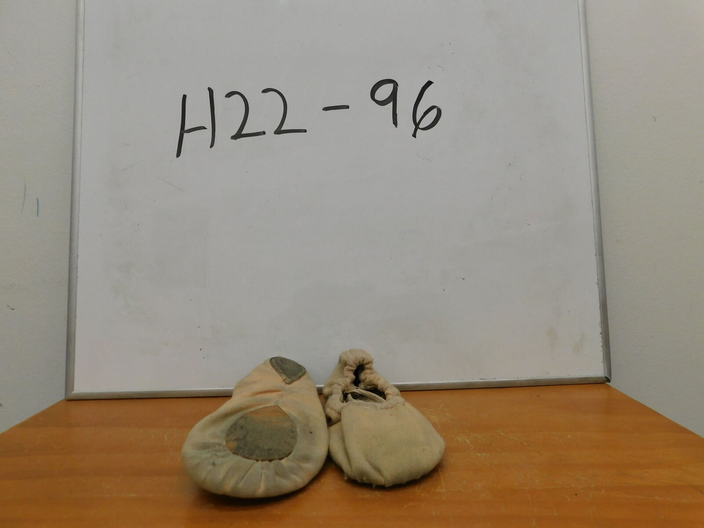 Pre-Owned Ballet Shoes Revolution Big Kid 4.5  Canvas