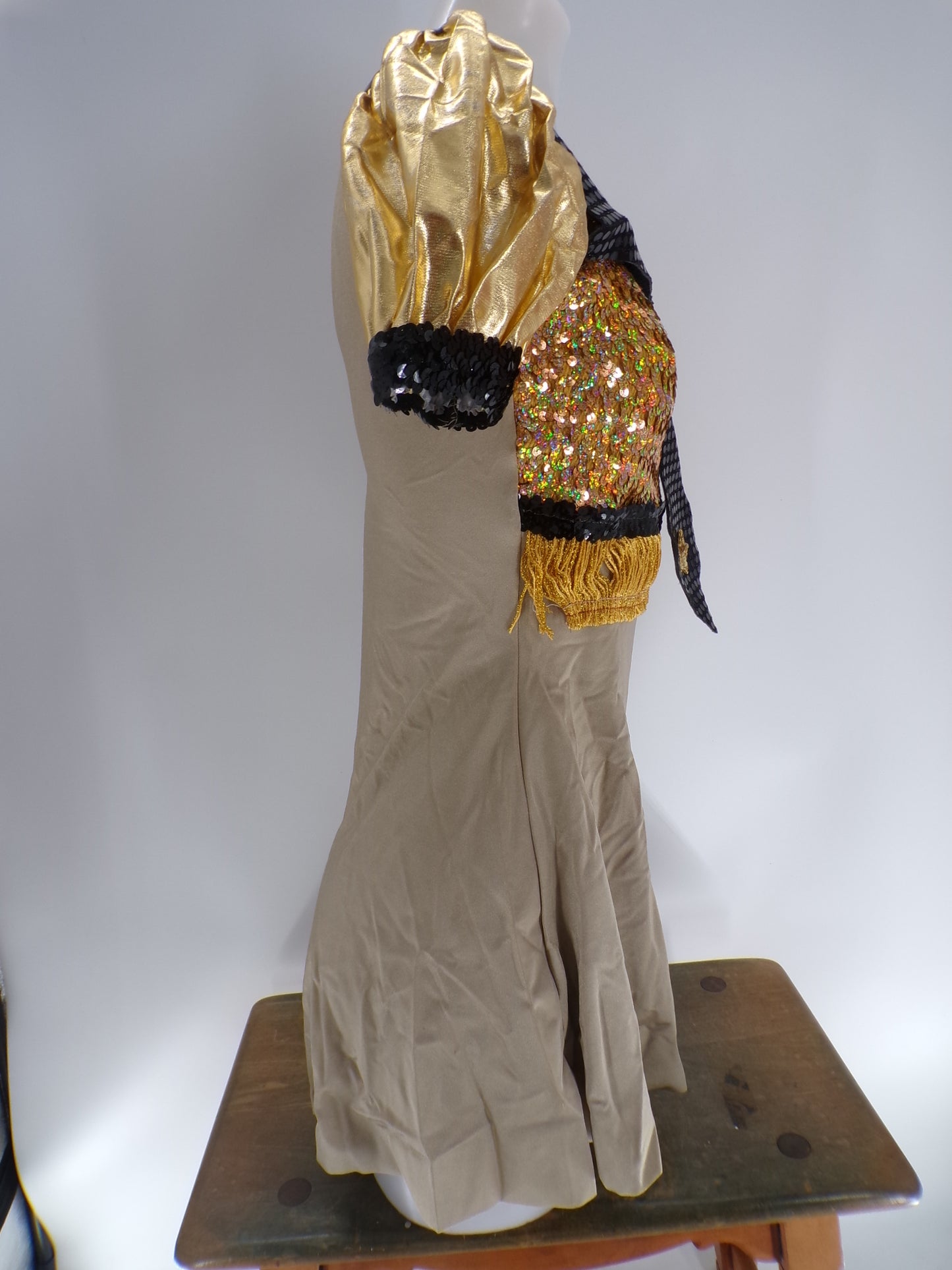 Pre-Owned Costume Weissman  540A Medium Adult Gold  Jazz Sequin Bugle Boy