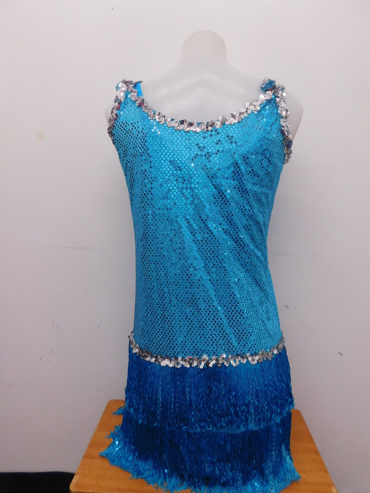 Pre-Owned Costume Joanna   Medium Adult Turquoise Fringe Jazz Tap Sequin Flapper