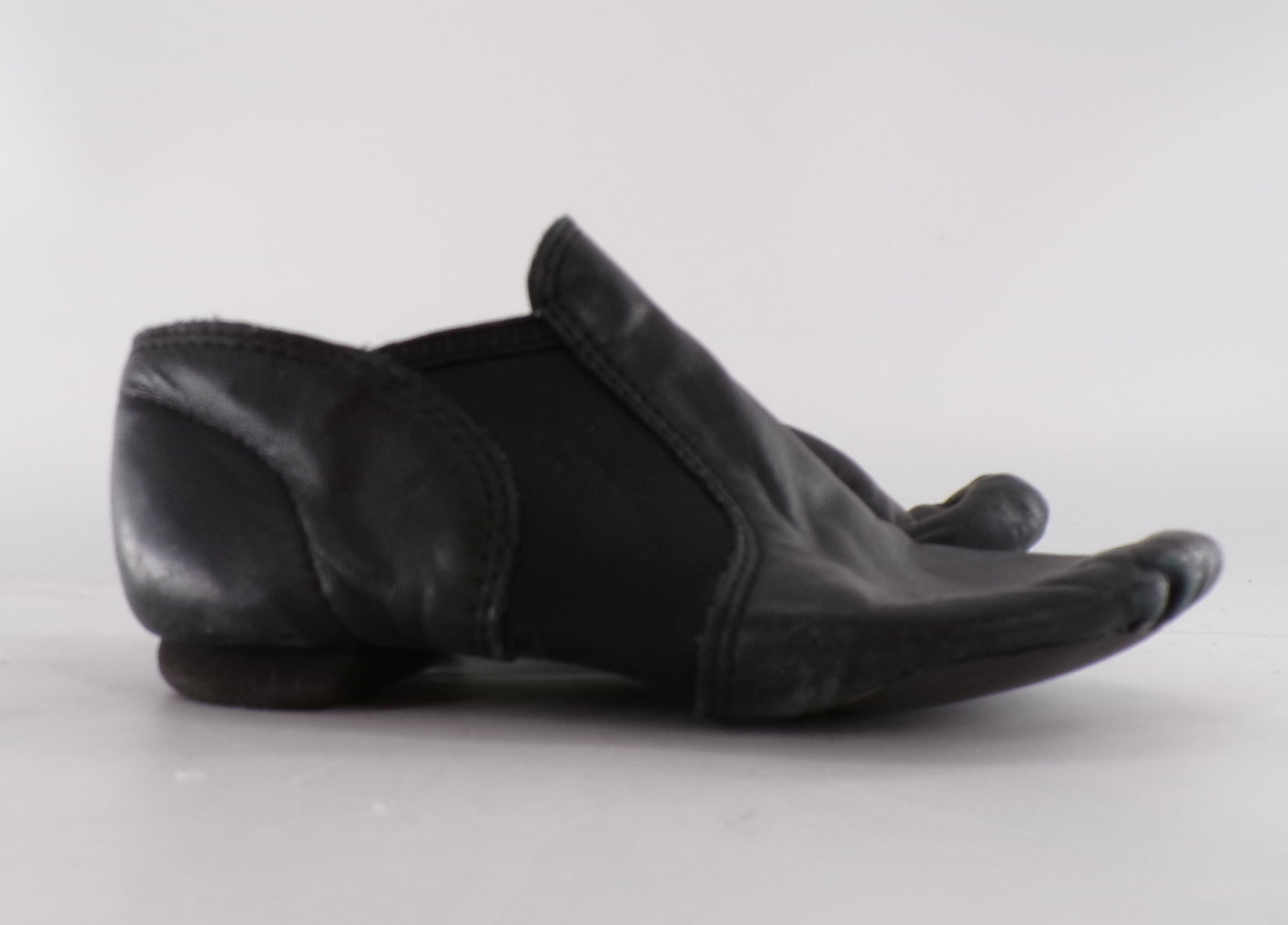 Pre-Owned Jazz Shoes Capezio Big Kid 1M Side Elastic Leather Slip On Split Sole