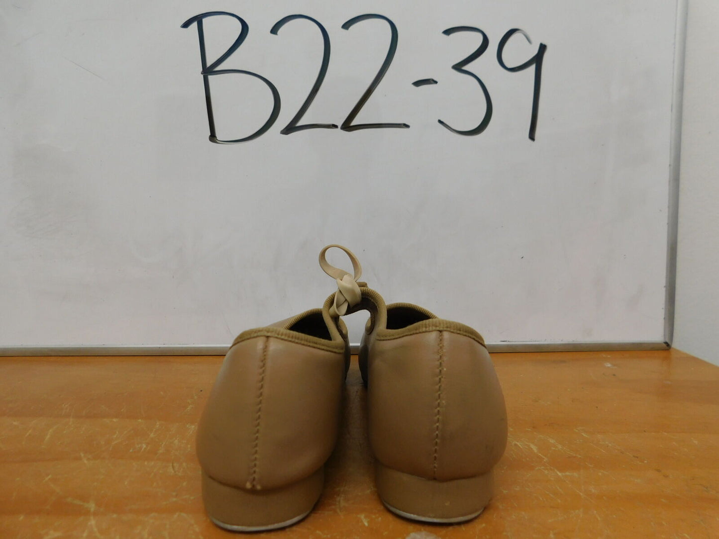 Pre-Owned Tap Shoes Dance Class Little Kid 11M Tyette Leather Ribbon or Elastic Student