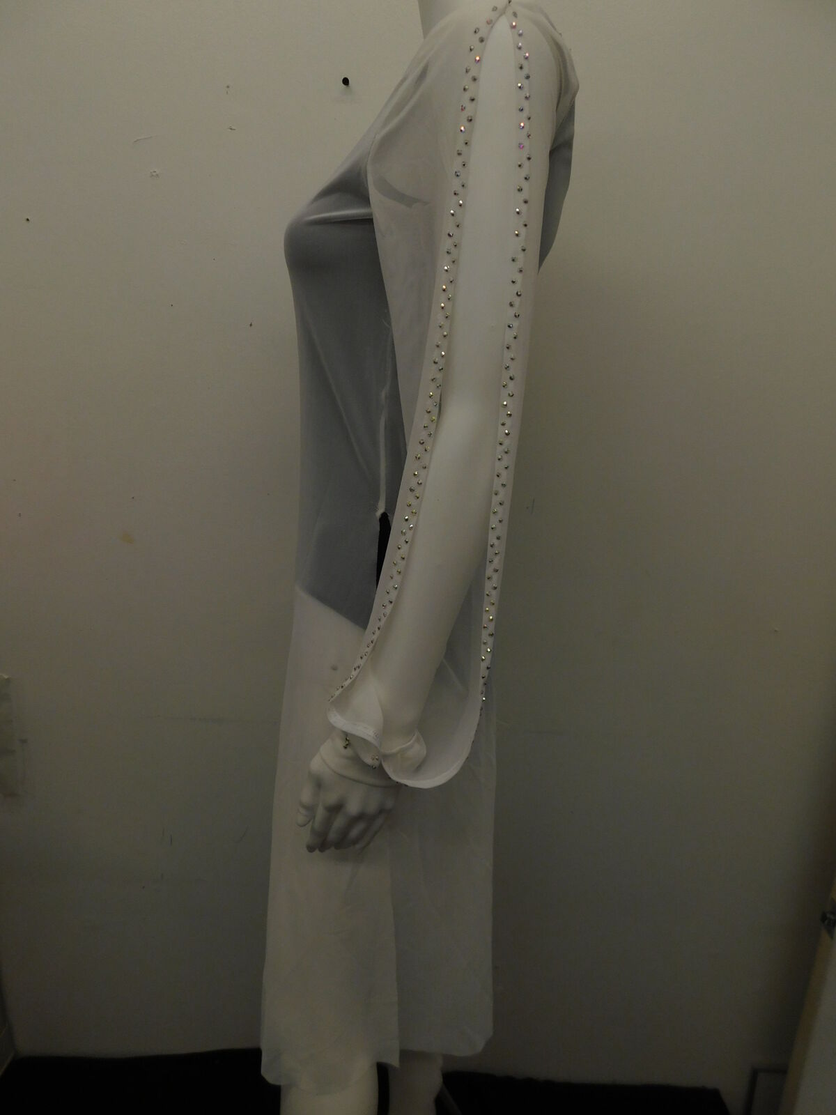 Pre-Owned Costume Unbranded   Small Adult White  Contemporary