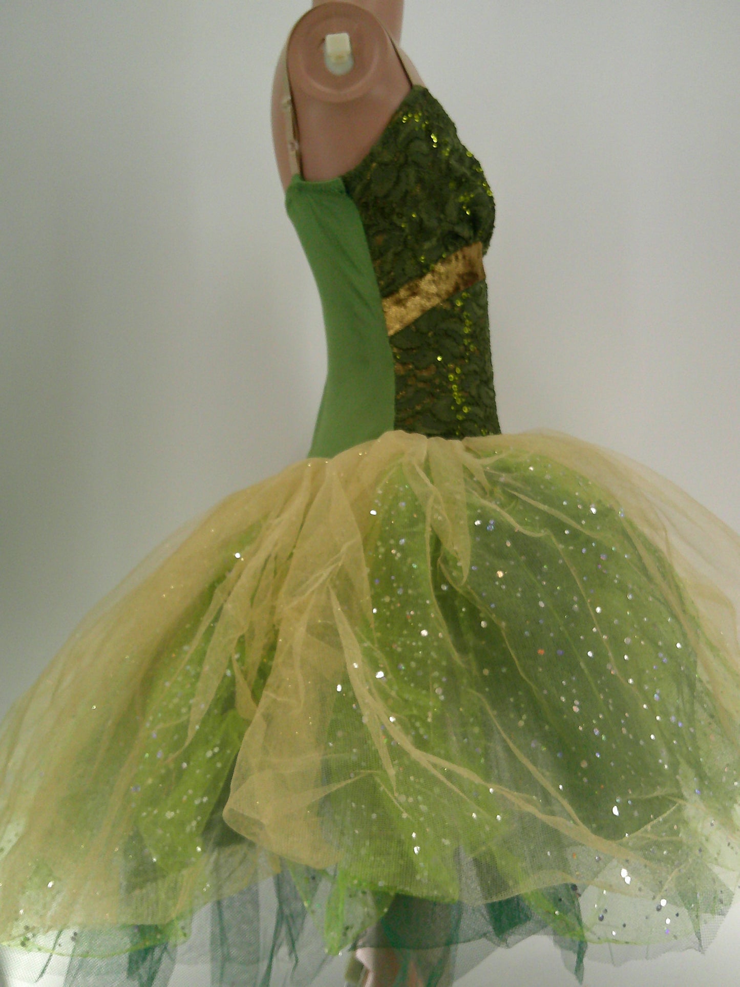 Pre-Owned Costume Curtain Call  C188 Large Child Green Tutu Ballet  Sequin Tiana