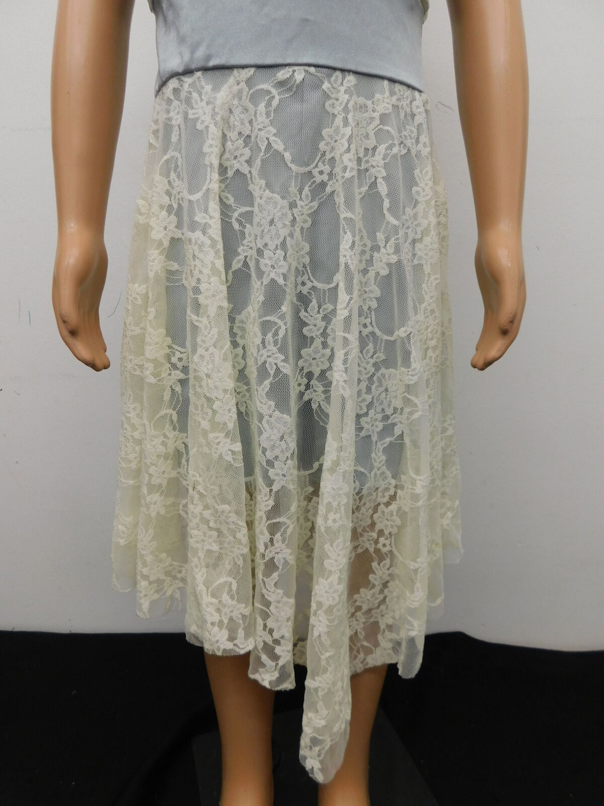 Pre-Owned Costume Costume Gallery  15263 Medium Child Gray Lace Dress Lyrical Sequin