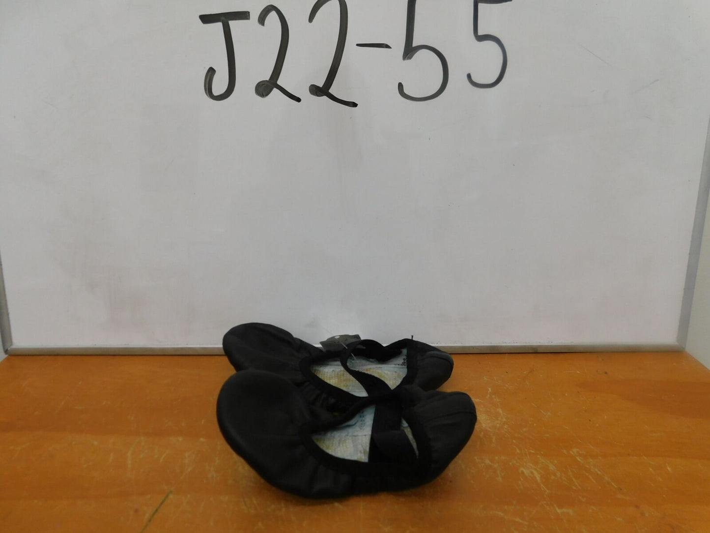 Pre-Owned Ballet Shoes Capezio Toddler 9.5W  Leather  Full Sole
