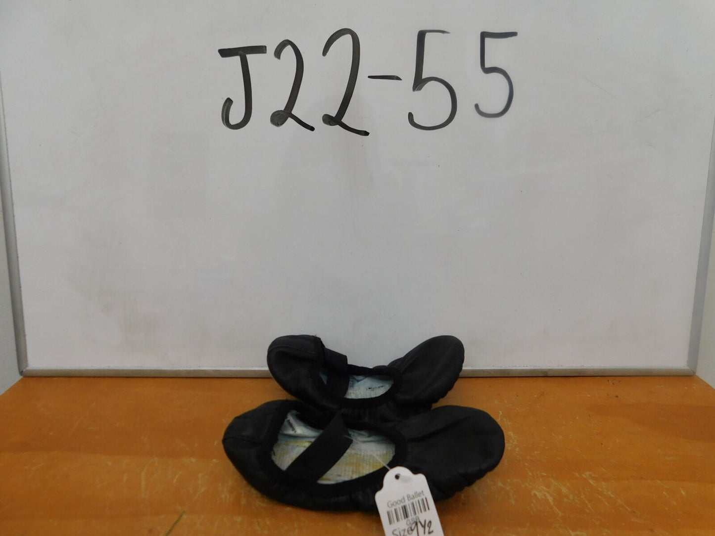 Pre-Owned Ballet Shoes Capezio Toddler 9.5W  Leather  Full Sole