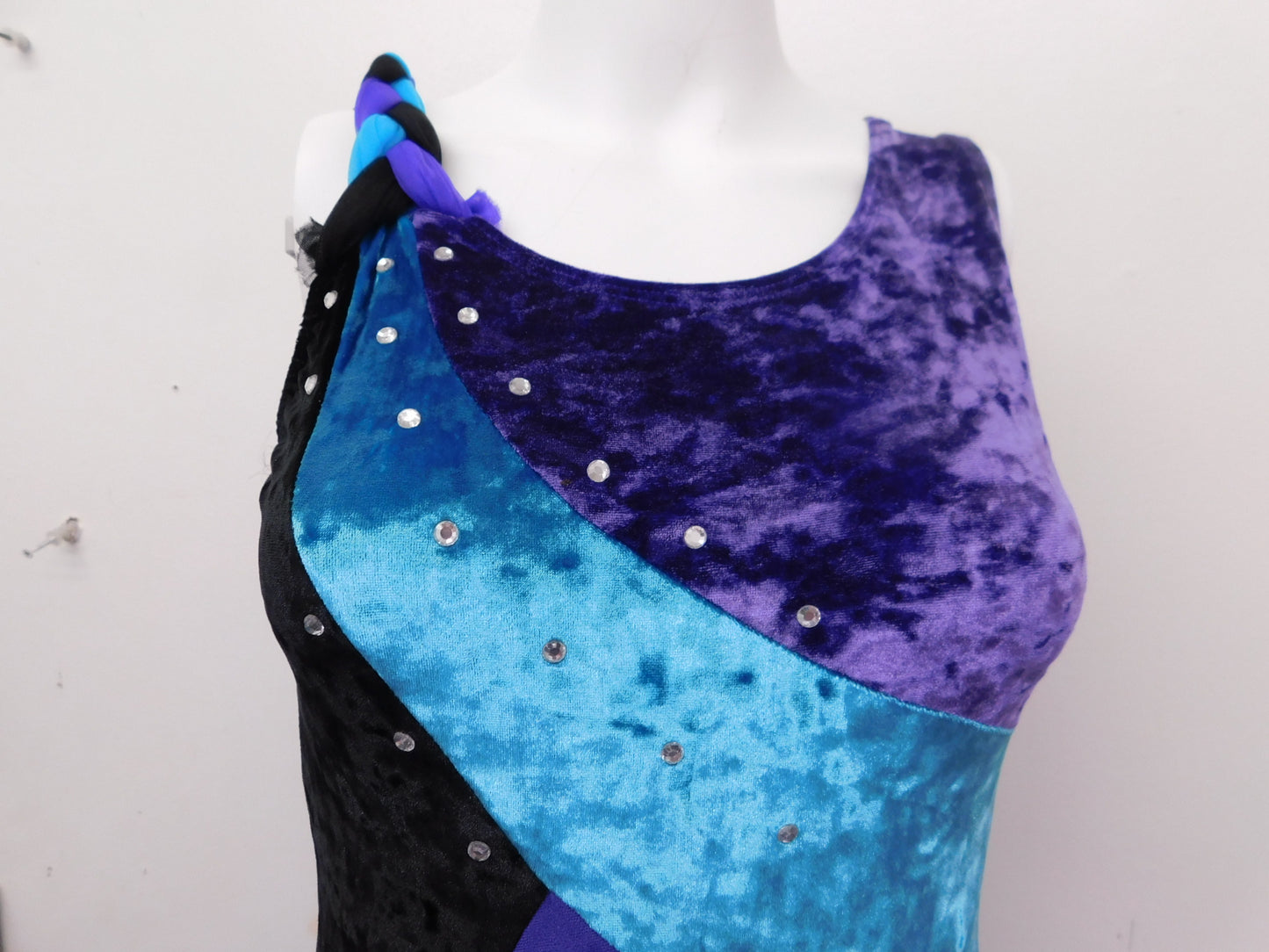Pre-Owned Costume Dansco   Large Child  Purple Dress Lyrical Rhinestones