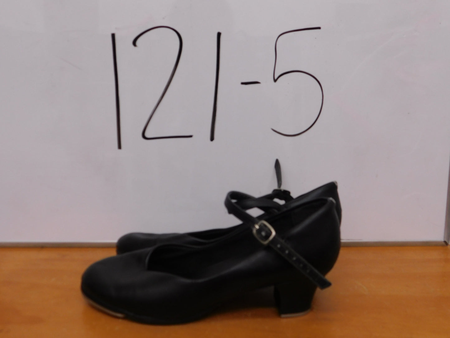 Pre-Owned Tap Shoes Capezio Big Kid 4M  Leather Buckle