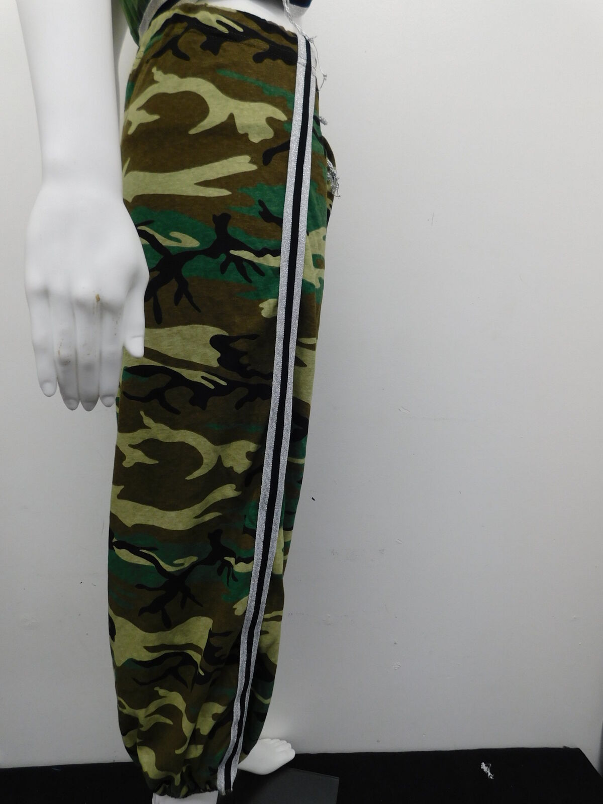 Pre-Owned Costume Gallery   Medium Adult Camo 2pc Hip Hop Clogging