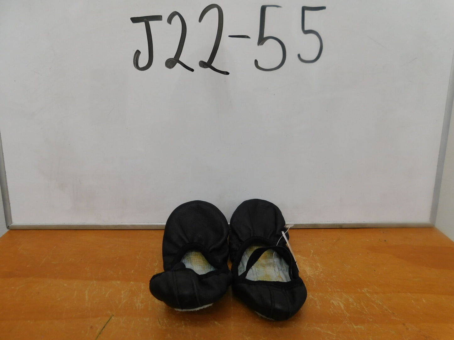 Pre-Owned Ballet Shoes Capezio Toddler 9.5W  Leather  Full Sole