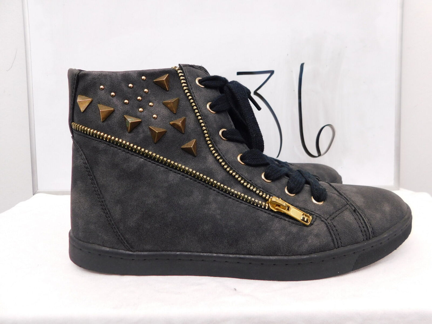 Pre-Owned Hip Hop Shoes Gia Mia Adult 8M Sneakers Pleather
