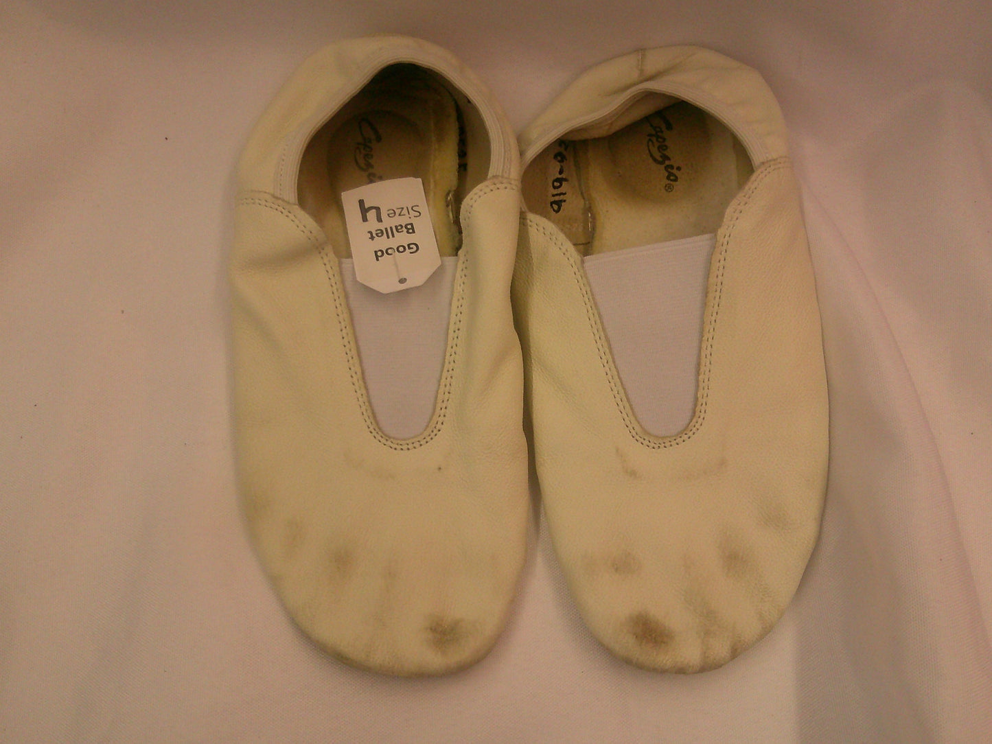 Pre-Owned Gymanstics Shoes Capezio Youth 4M Stretch Leather Pull On Split Sole