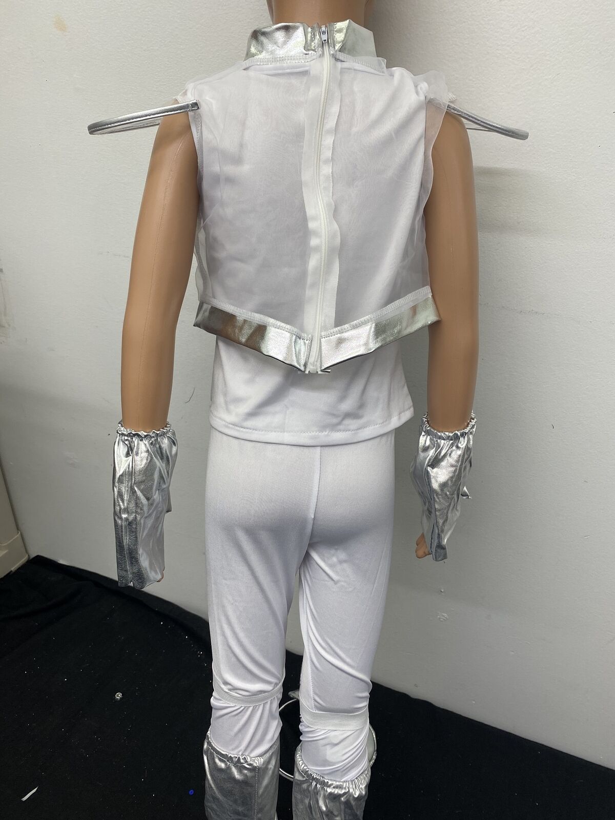 Pre-Owned Costume Unbranded   Medium Child Silver  Jazz
