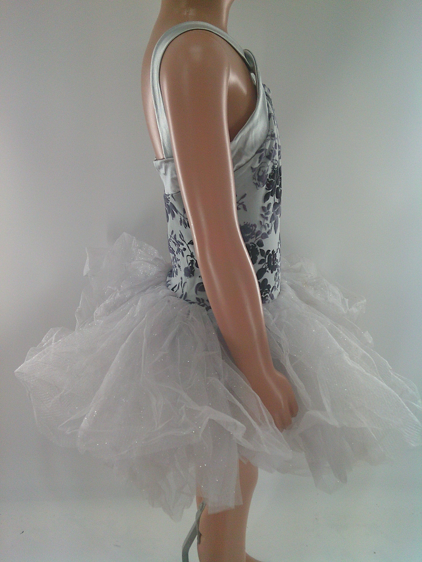 Pre-Owned Costume Weissman  8875 Intermediate Child  Silver  Ballet