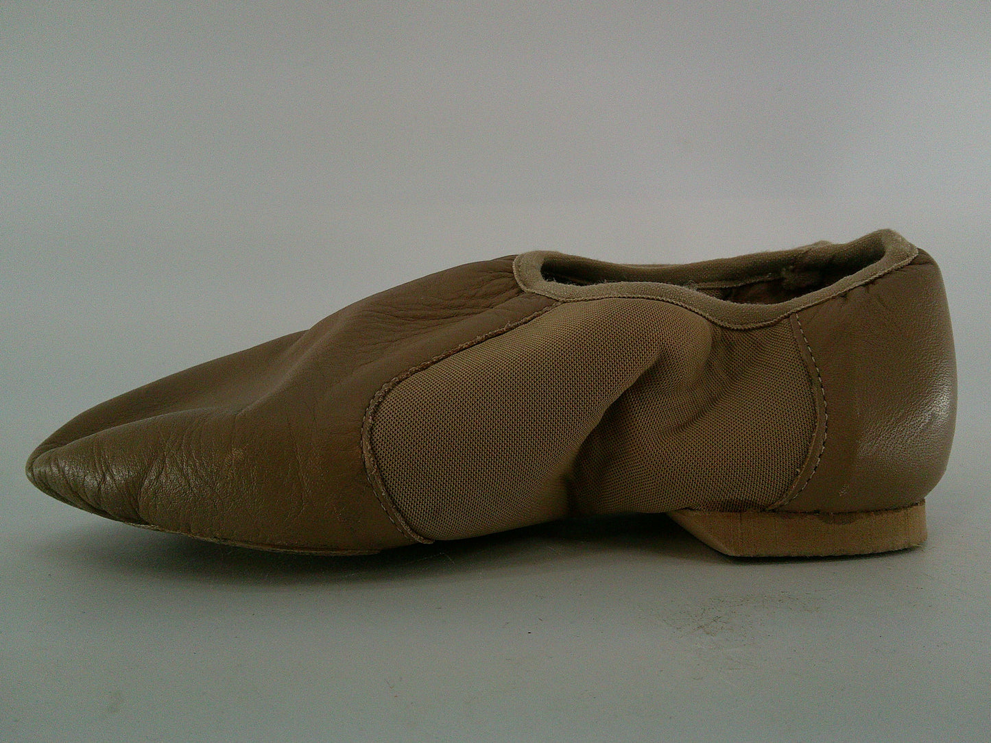 Pre-Owned Jazz Shoes DanzNMotion Adult 7M Stretch Leather Pull On Split Sole