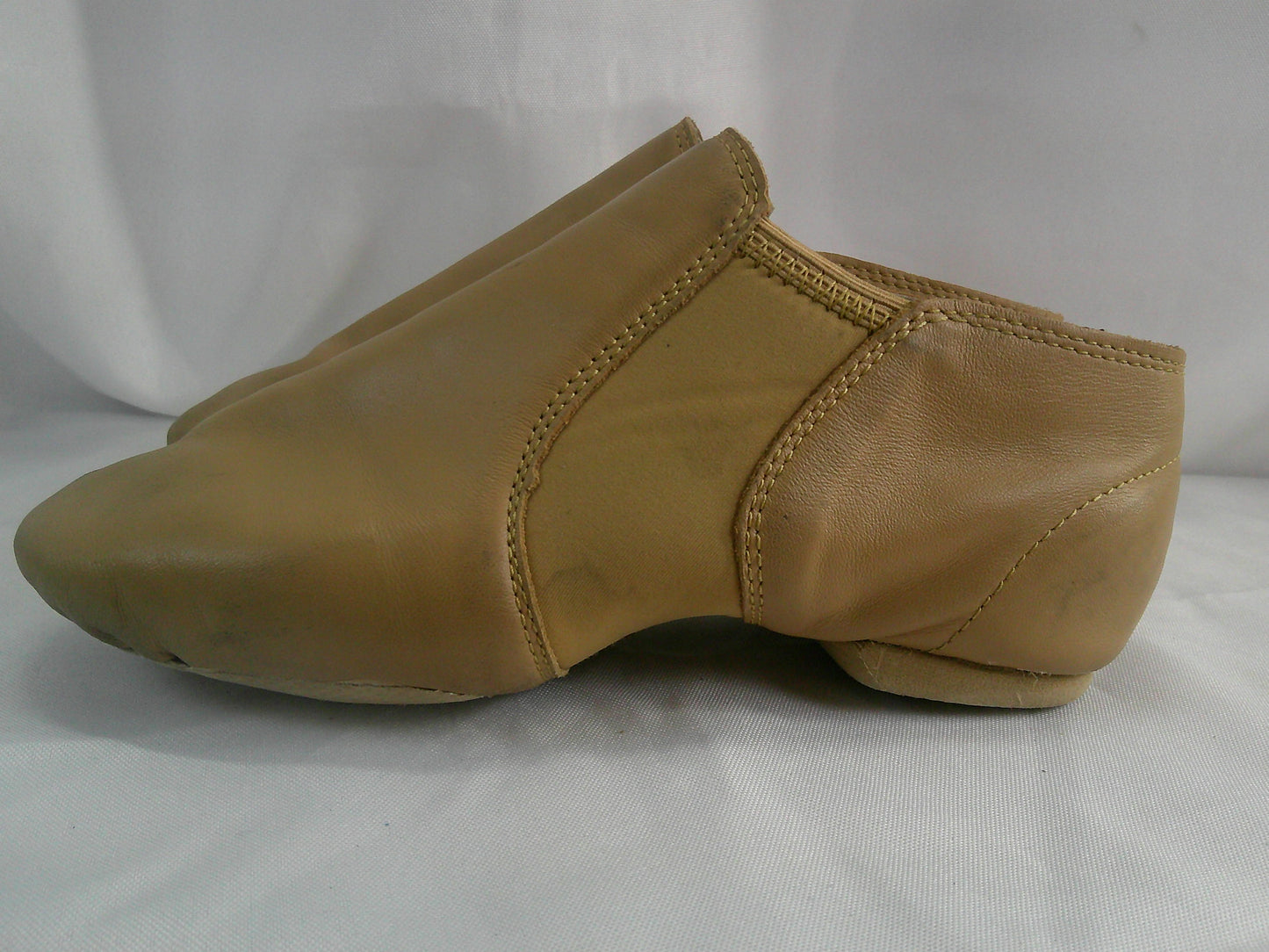 Pre-Owned Jazz Shoes Revolution Adult 2M Slip On Leather Split Sole