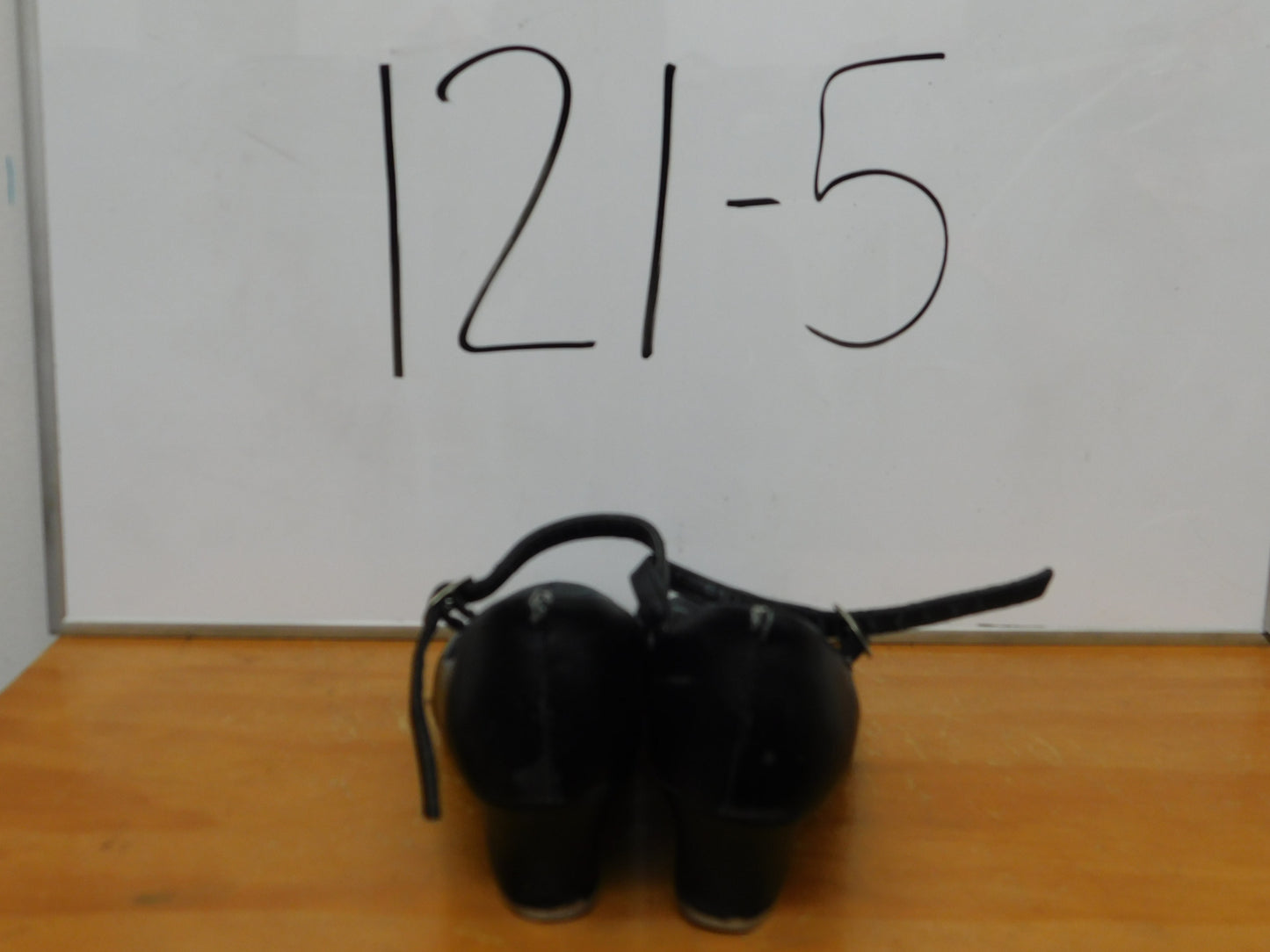 Pre-Owned Tap Shoes Capezio Big Kid 4M  Leather Buckle