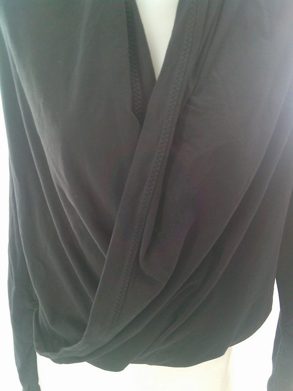 Pre-Owned Shrug Sweater Ivivva   Small Adult Black  Athletic