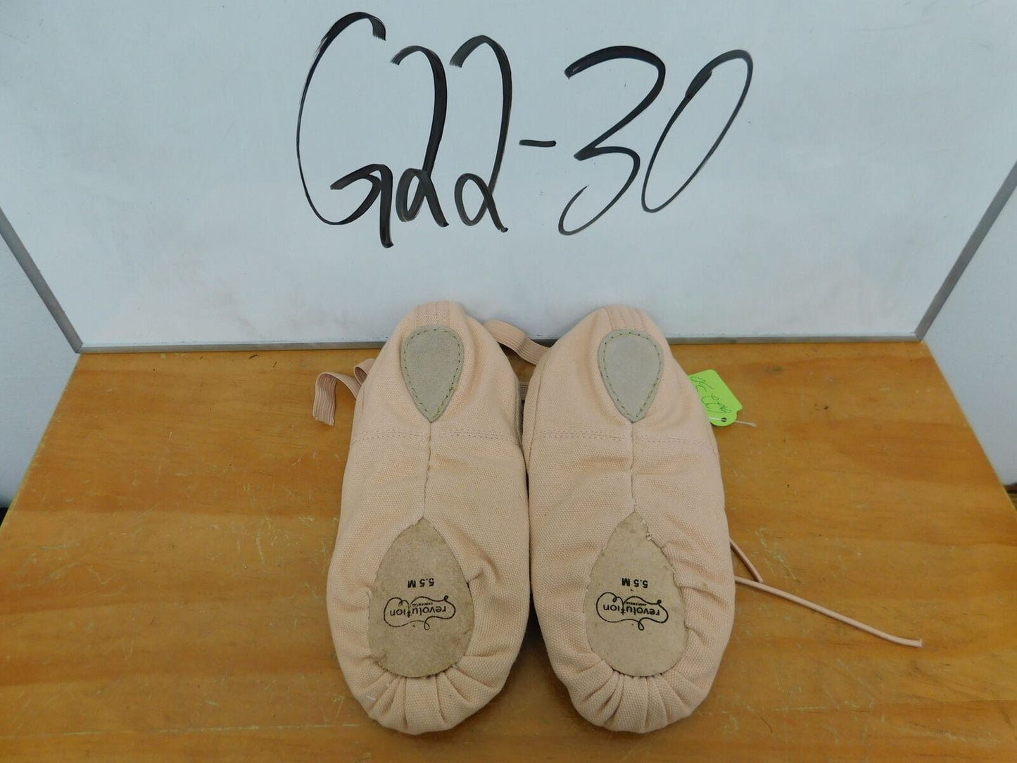 Pre-Owned Ballet Shoes Revolution Adult 5.5  Canvas