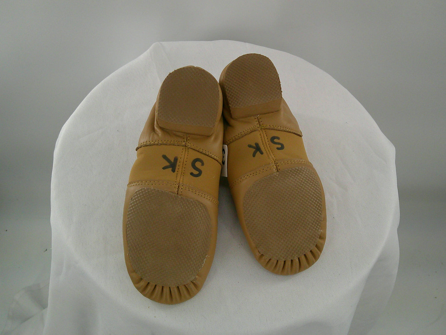 Pre-Owned Jazz Shoes Revolution Youth 2.5M Slip On Leather  Split Sole